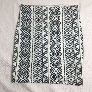 Mini skirt black and white print. 0004